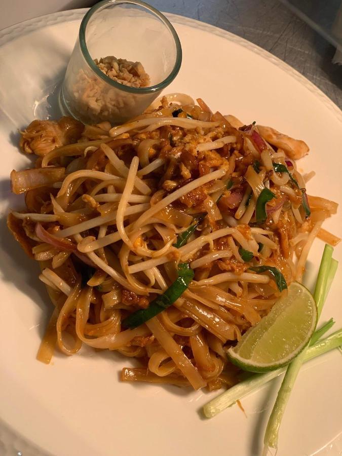 Siam Cottage Guesthouse Over 300 Years Old With Thai Restaurant Moreton-in-Marsh Zewnętrze zdjęcie